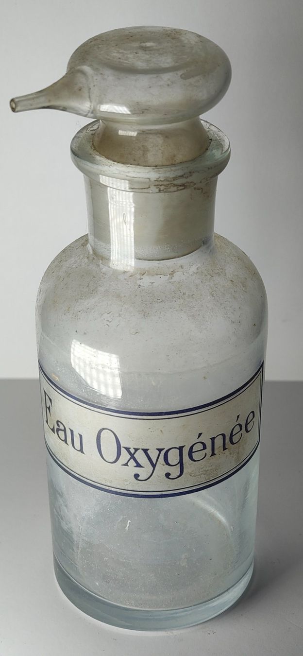 Accessori da laboratorio: Apothekerflasche "Eau oxygénée" Um 1920 17cm – Usato da Monthey venduto da 19_karen_84