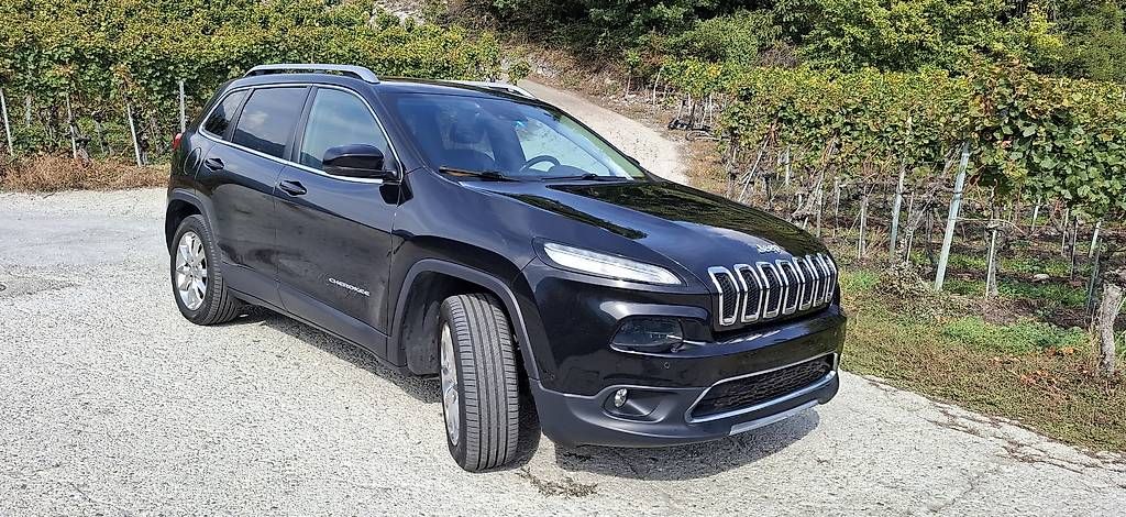 Automobili: Jeep Cherokee 2.2 TD – Usato da Corin-de-la-Crête venduto da Ejoeli