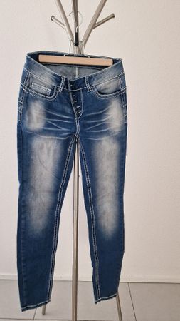 Arizona Jeans mit dicken Kontrastnähten, Gr. 34 
