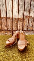 Goldene Plateausandalen, perfekt für den Sommer!