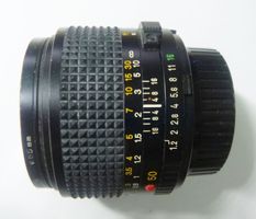 Objektiv Minolta MD 50mm, 1:1.2 zu Minolta SRT 303