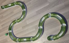 Katzenspielzeug Kugelbahn grün weiss, modular