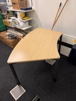 Bürotische geschwungen