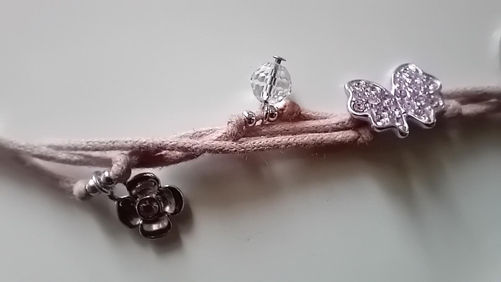 Bracciali & Braccialetti: Armband mit Anhänger Mädchen – Usato da Salez venduto da Robe12 2
