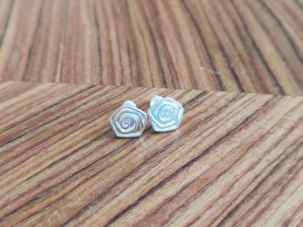 Ohrringe & -stecker: New sliver 925 roses ear studs earrings – Neu (gemäss Beschreibung) aus Sursee von Re.joy
