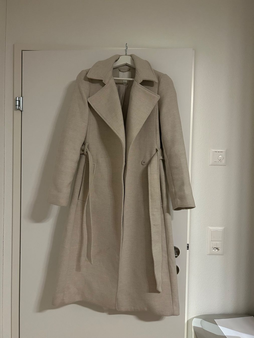 H&M Cappotti: Eleganter Wollmantel, Cremefarben, 34 – Usato da Solothurn venduto da anj_5zhn 1