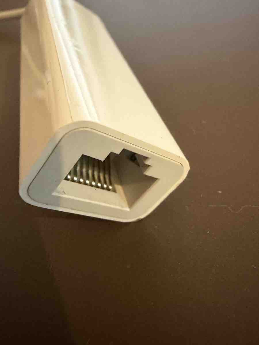Apple Laufwerke & Adapter: Apple USB Ethernet Adaptee – Gebraucht aus Zürich von nvr_nvr_lnd 1