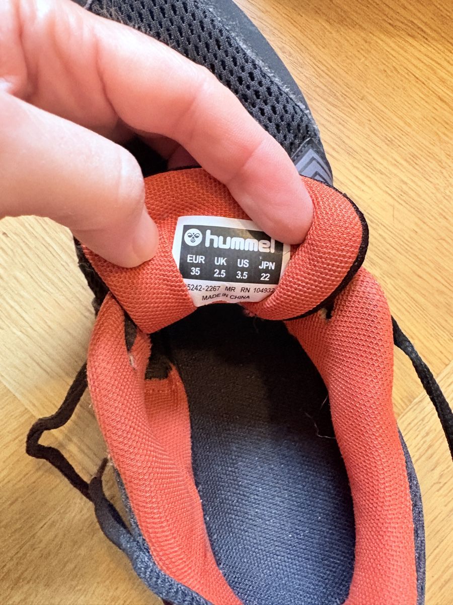 Herrenschuhe: Hummel Hallenschuhe Grösse 35 – Gebraucht aus Riehen von Grayje4 2