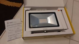 K..149 R T R)Neuer LED Strahler inkl Sensor Noser iLight Pro
