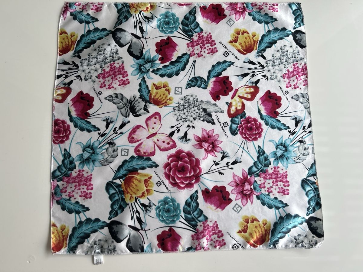Polyester Foulard & Sciarpe: Scarf floral print 100% polyester Stonemountain colourful – Nuovo (secondo la descrizione) da Saland venduto da ele_vc96