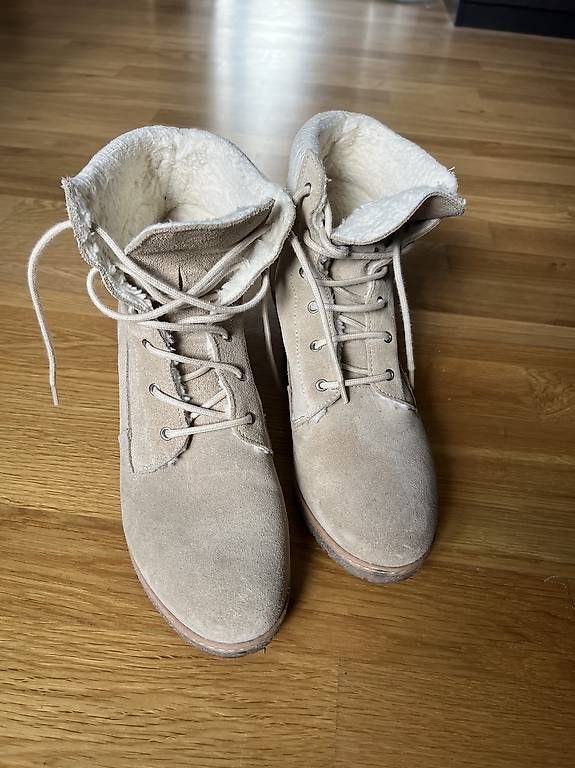 Scarpe da donna: Damen-Winterstiefel beige Grösse 42 – Usato da Zürich venduto da sus_n9fj