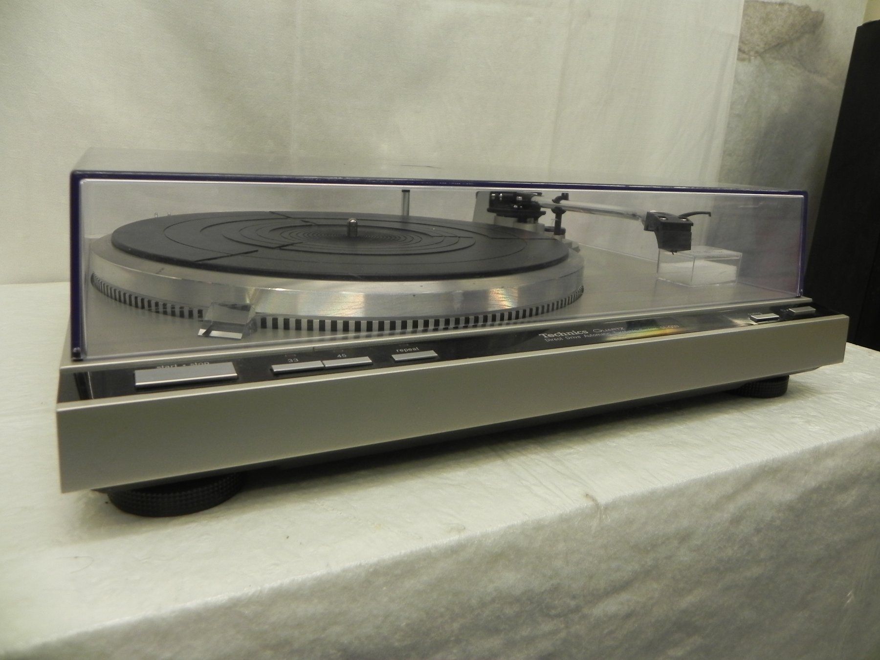 Technics Plattenspieler: Technics SL - Q33 ein hochwertiger Plattenspieler – Gebraucht aus Basel von Life-Style-Art 2