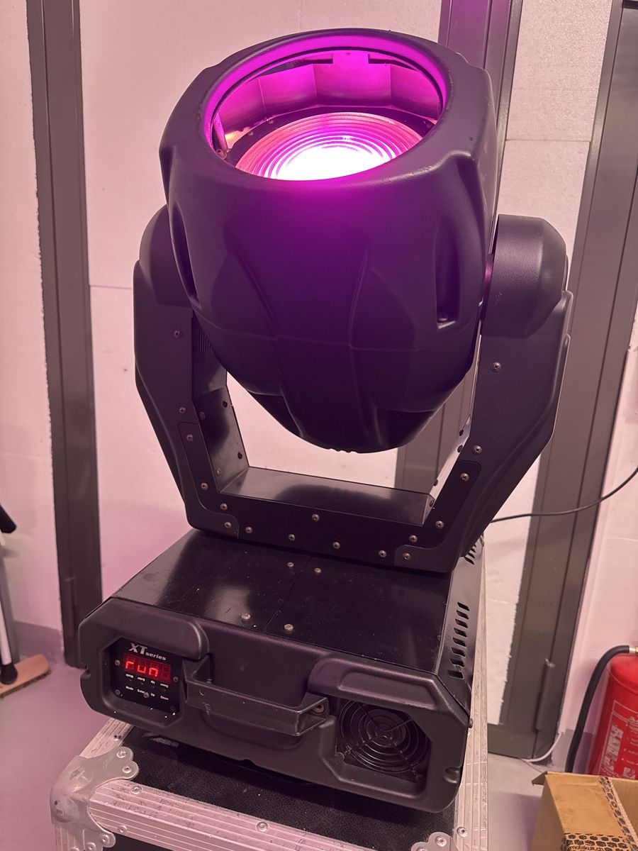 Lampade: Robe Show Lighting Moving Head Wash 575XT – Usato da Ehrendingen venduto da Sansav 3