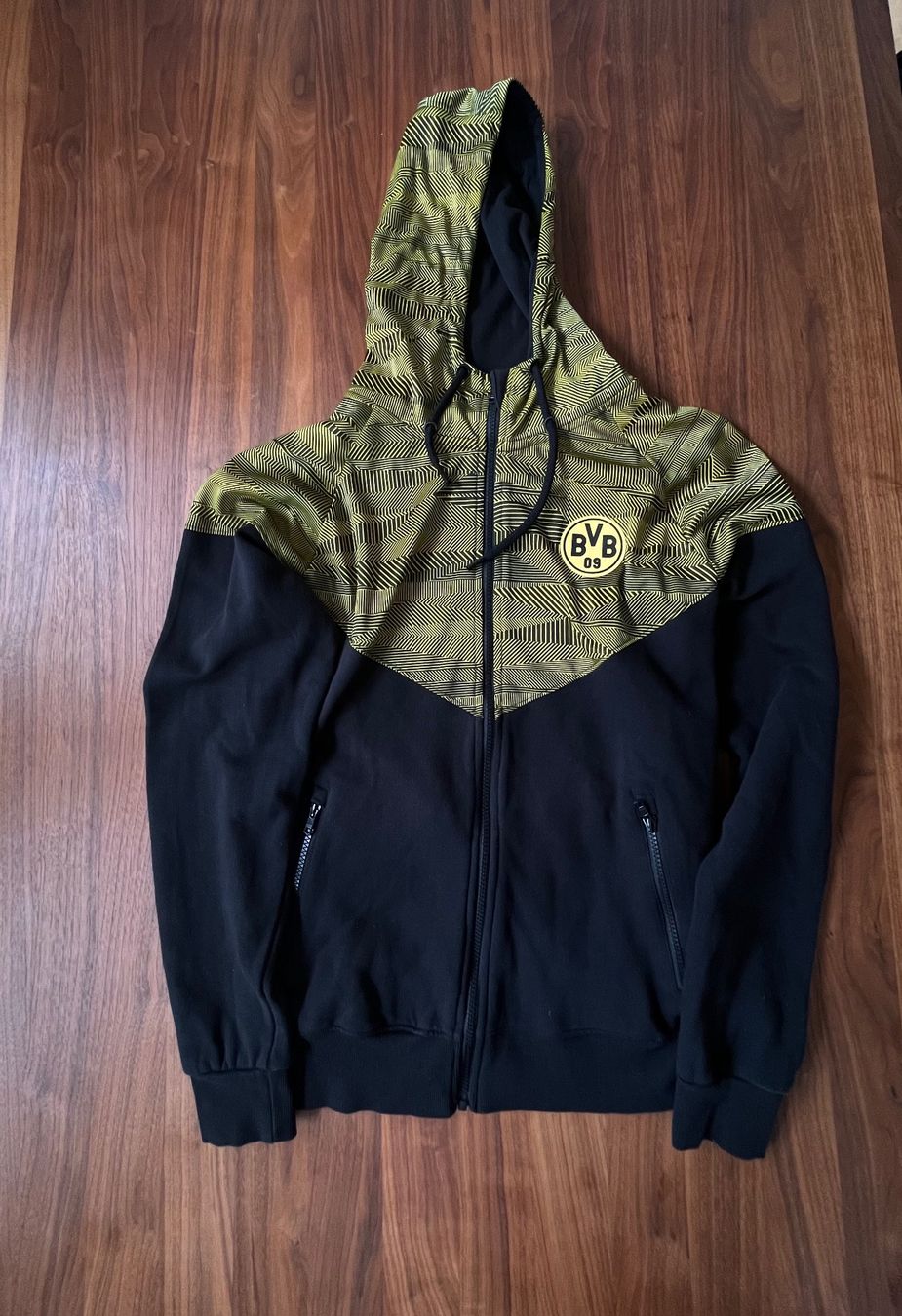 Maglioni & Felpe: Borussia Dortmund Zip-Jacke – Usato da Näfels venduto da dom_9p7f