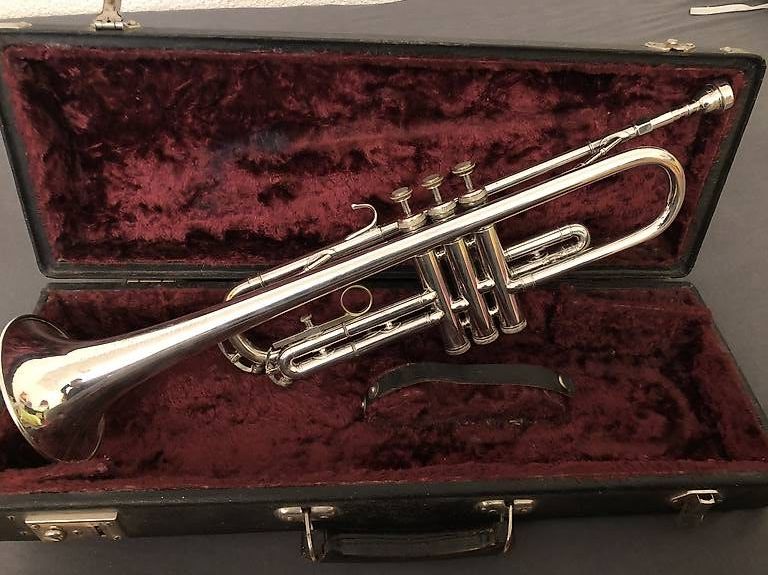 Strumenti musicali: B-Trumpet Reynolds Emperor ,versilbert> ,Revidiert ,Bj.1958 – Usato da Villnachern venduto da focusride 2
