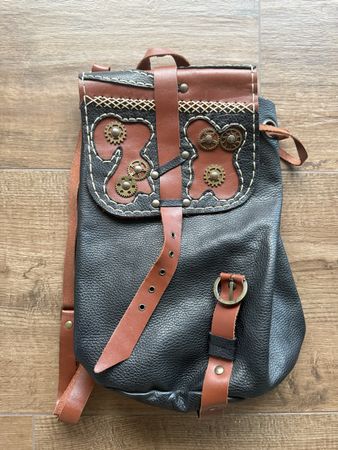 Stylish Black Leather Backpack - Ready for new Adventures!