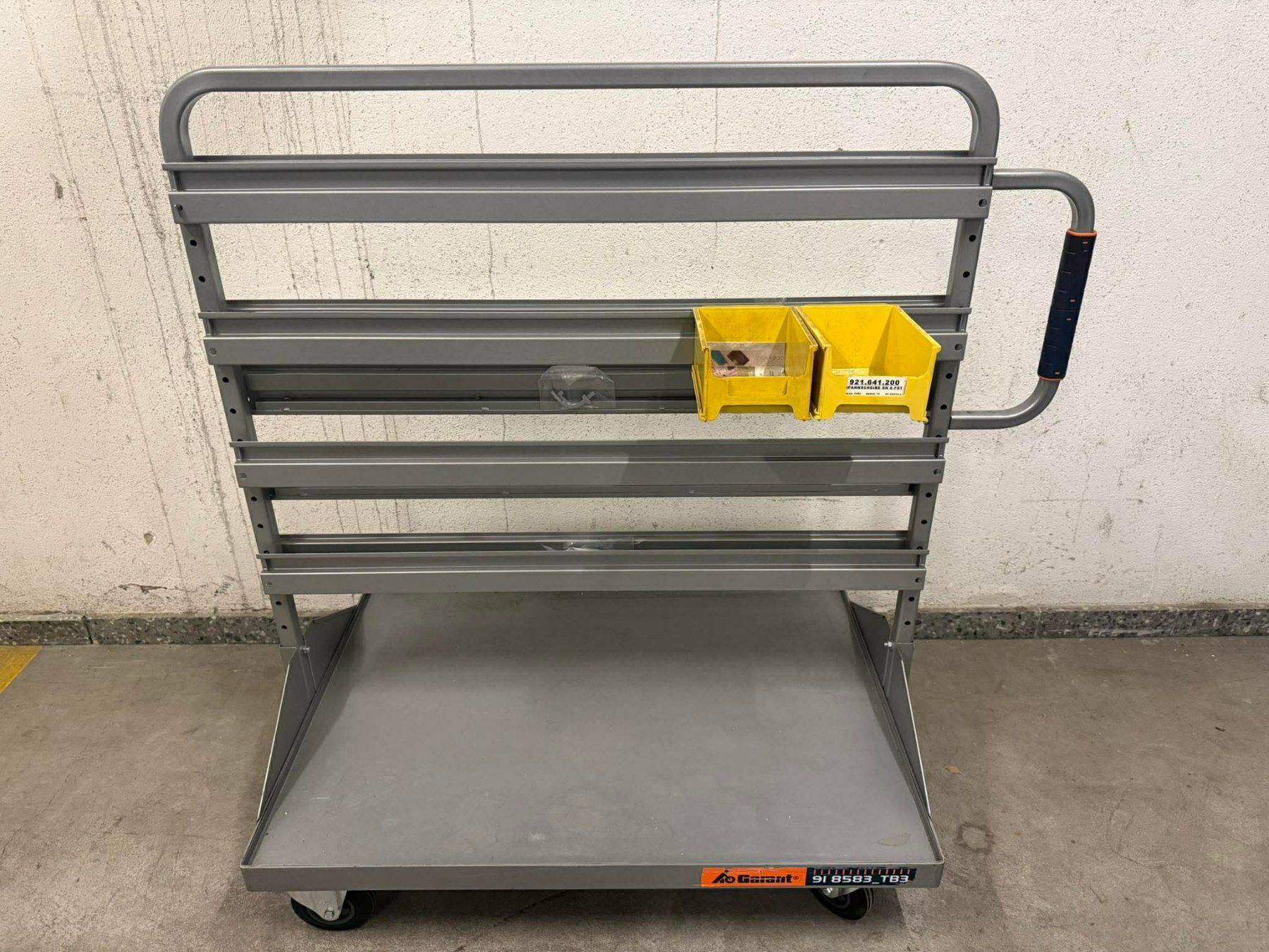 Scaffali: GARANT Montage- und Materialwagen Rollwagen – Usato da Winterthur venduto da Joe1001