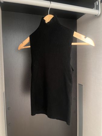 Zara schwarzes Rippen-Top mit Stehkragen – Grösse S