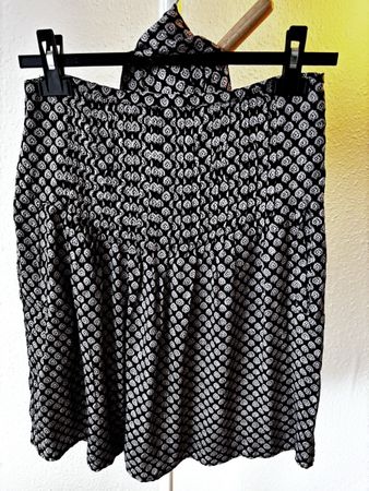 Jupe noire Kookai à motifs