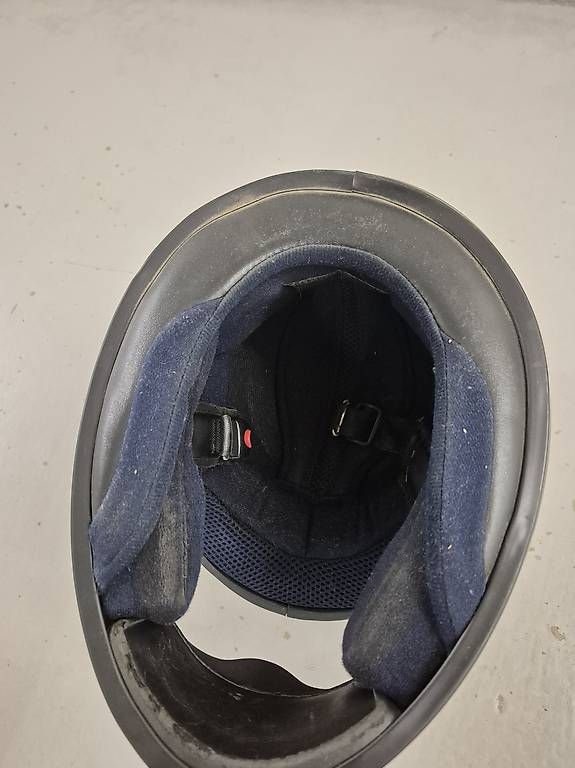 Helme & Visiere: Alter Motorradhelm – Gebraucht aus Buttisholz von Ottilia31 1