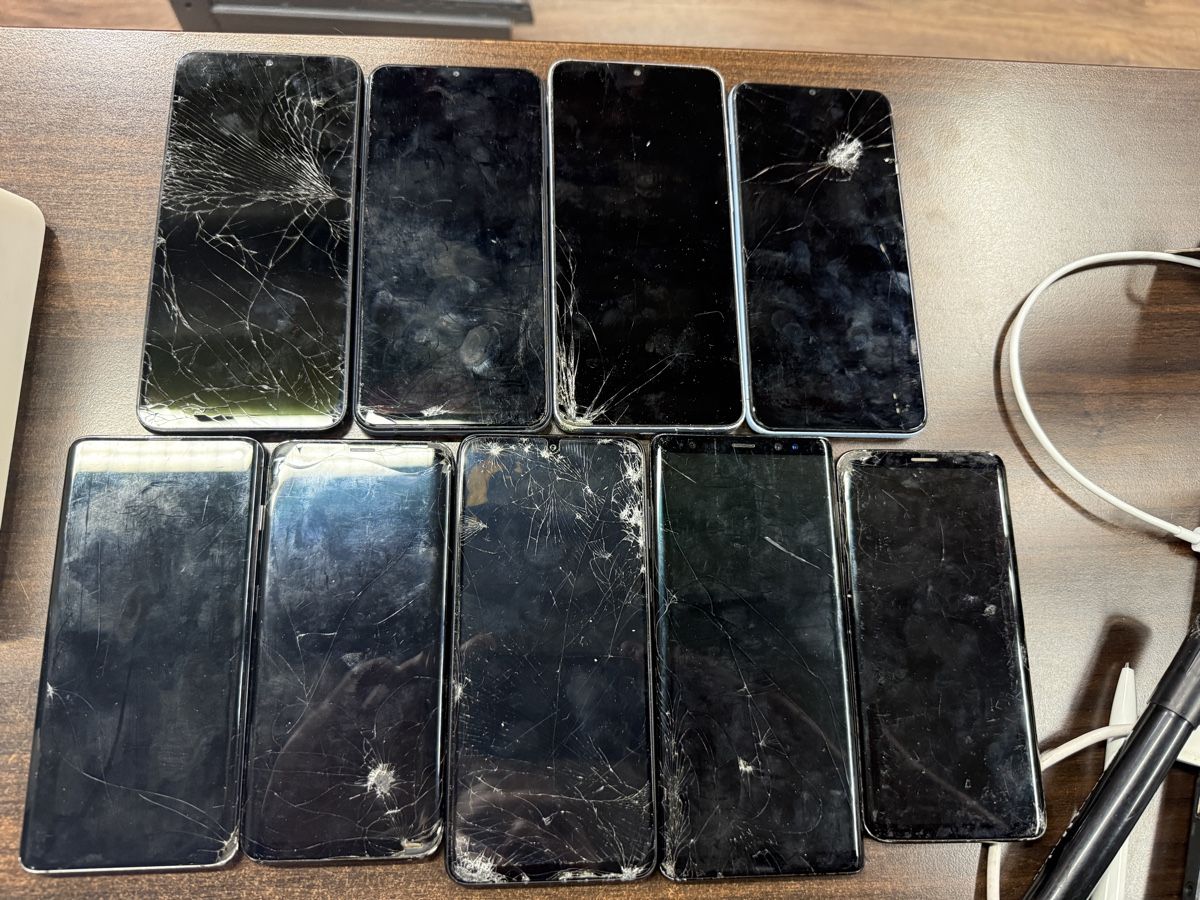 Samsung Handys / Smartphones: Samsung Handys – Defekt aus Uster von jca_pr9r 1