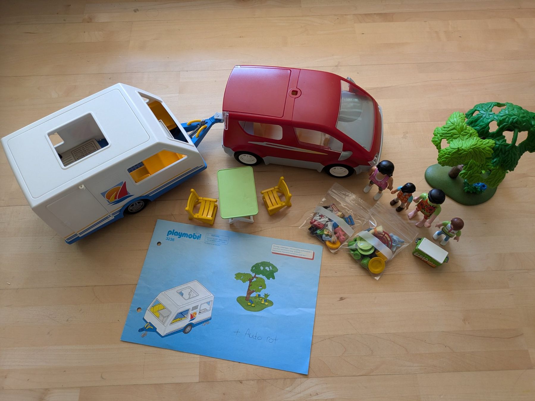 Playmobil Giocattoli: Playmobil: Auto mit Wohnwagen – Usato da Bern venduto da macsandra 1
