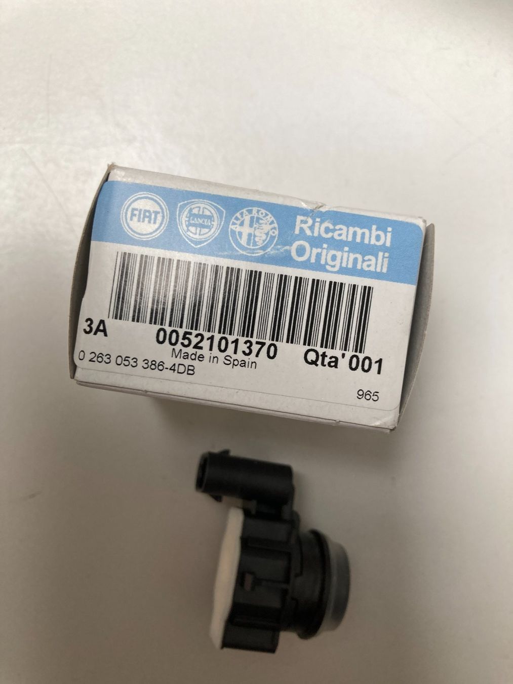 Jeep Tutti pezzi di ricambio auto: Jeep Renegade Parktronik Sensor 52101370 – Nuovo e nell'imballaggio originale da Cham venduto da WB2223 3