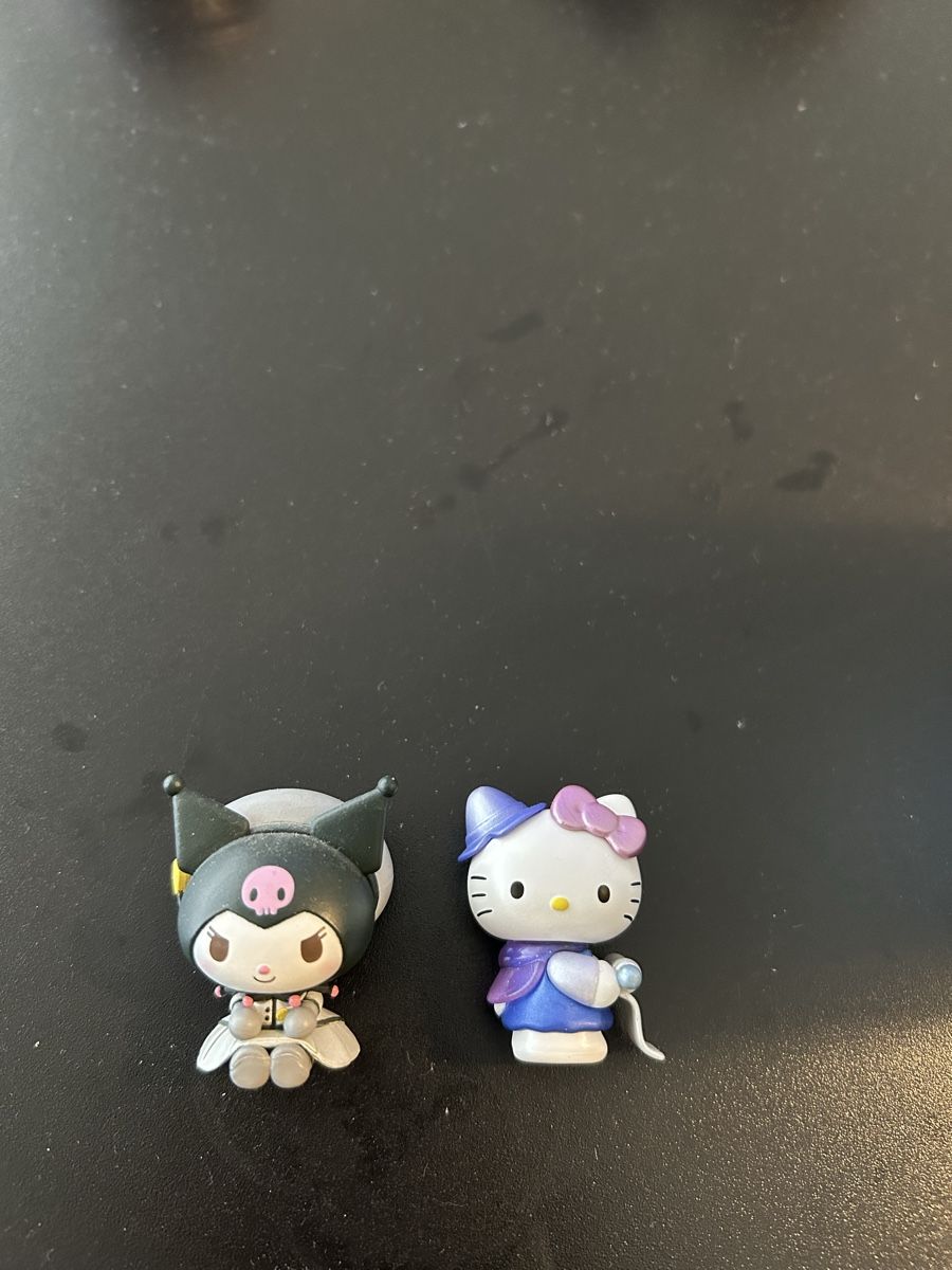 Hello Kitty Figuren: Hello Kitty und Kuromi Figur – Neu (gemäss Beschreibung) aus Zürich von ten_dhq7