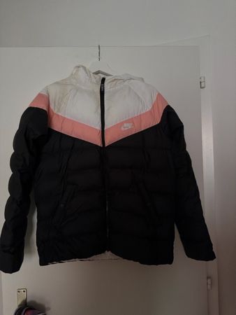 Nike Daunenjacke farbig Grösse M gebrauchter Zustand