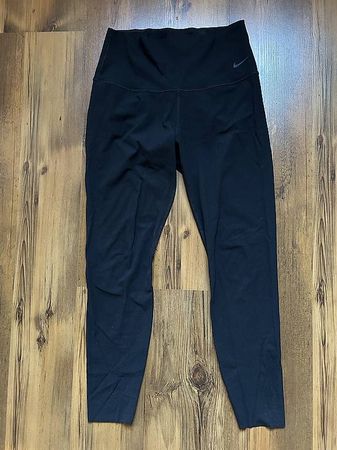 Nike Zenvy ribbed Leggings