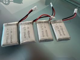 4er Pack LiPo Akkus 3.7V 600mAh m. USB Lader