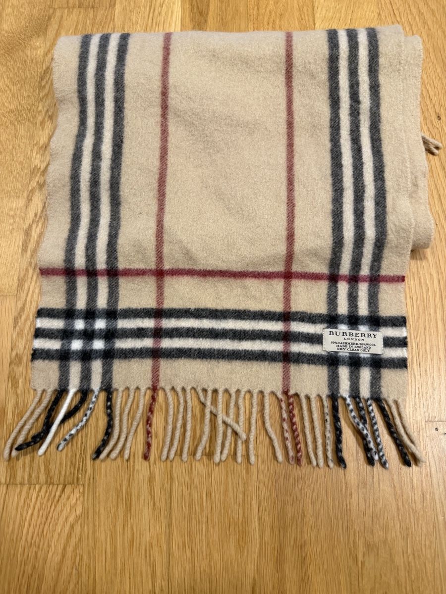 Burberry Foulards, Tücher & Schals: Burberry Schal – Gebraucht aus Recherswil von Noname1 1