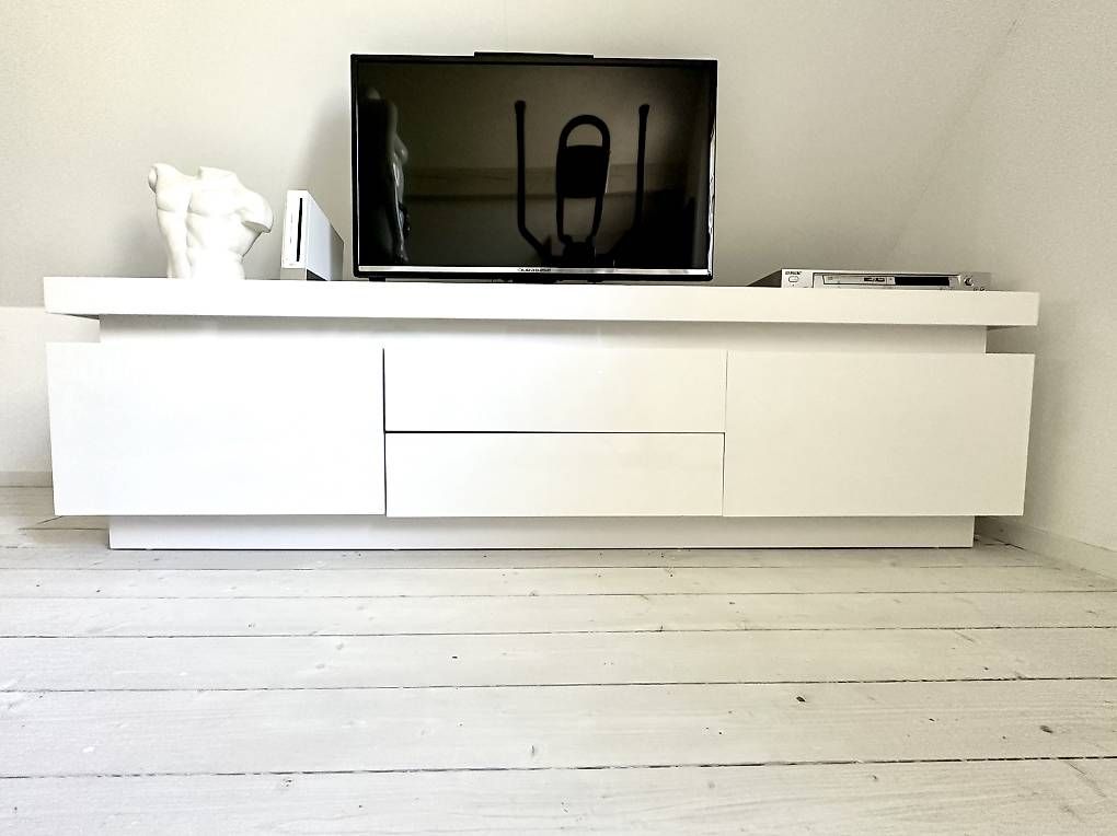Mobili TV: TV-Lowboard / Sideboard Hochglanz Weiss mit LED – Nuovo (secondo la descrizione) da Lenzburg venduto da Natric1969