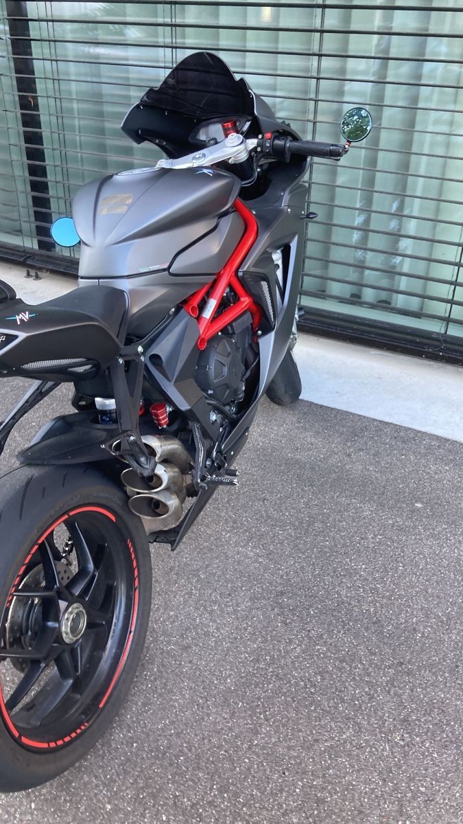 MV Agusta Altro: MV Agusta F3 – Usato da Münchenstein venduto da Fabio.T 2