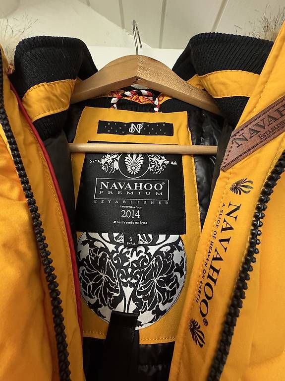 Jacken: Winterjacke Navahoo – Gebraucht aus Winterthur von julia.hofer 2