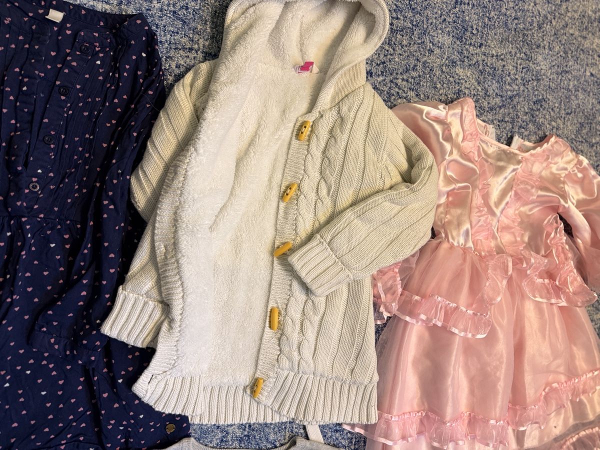Lotti & Set di vestiti: Paket Mädchen Kleider 116 – Usato da Amlikon-Bissegg venduto da Flowers_Blossom 4
