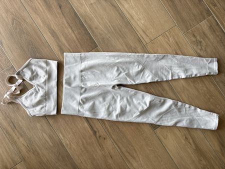 Sport Set Damen Leggings und Bustier grey