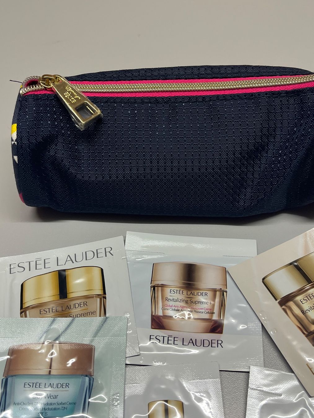 Estée Lauder Cura del viso: Estee Lauder Probenset, mit Etui - neu!! – Nuovo e nell'imballaggio originale da Niederglatt ZH venduto da karinso 2
