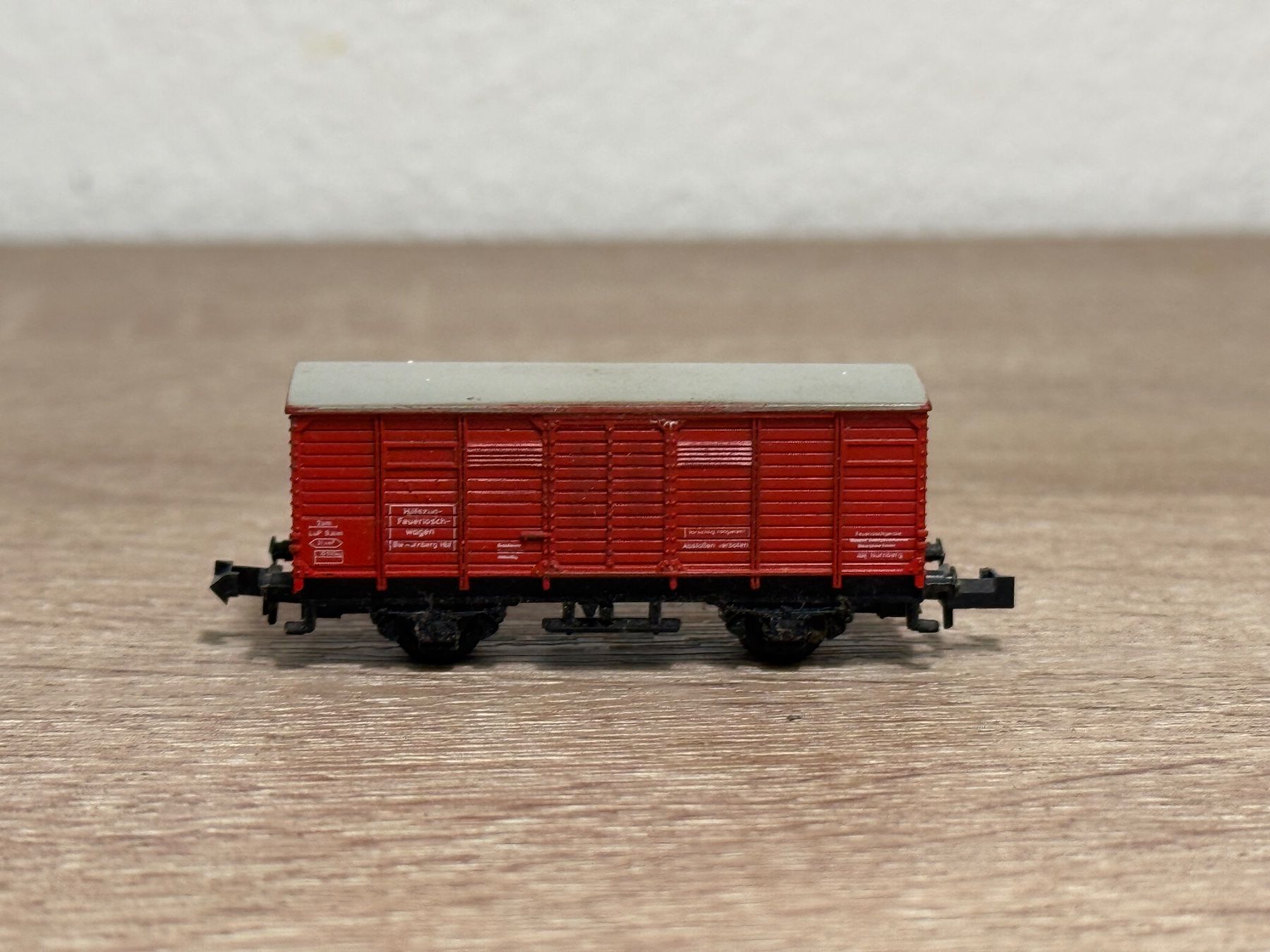 Trix Modelleisenbahnen: Minitrix Güterwagen N – Gebraucht aus St-Aubin-Sauges von tantome