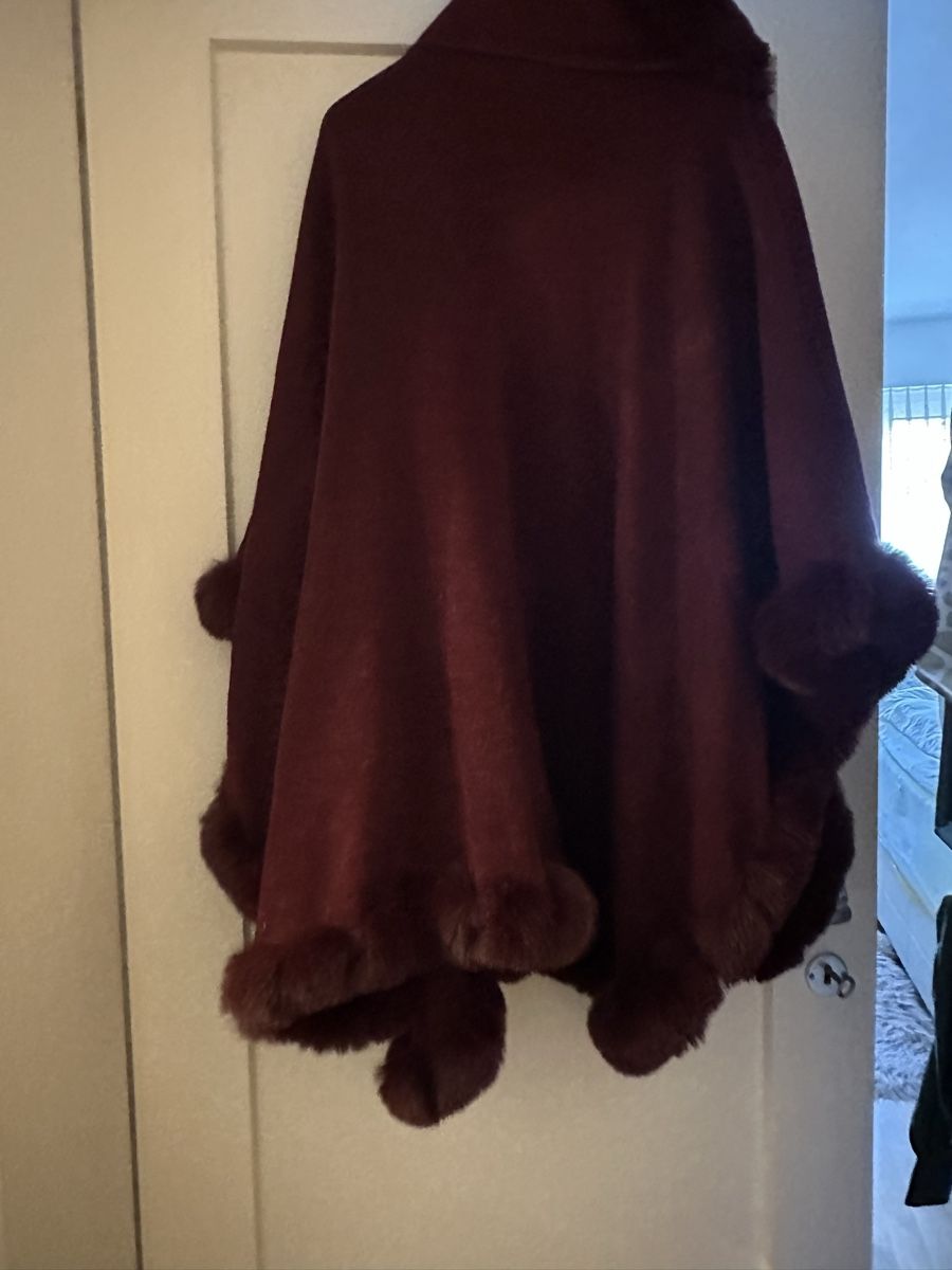 Sonstige Damenmode: Damen Cape oder Poncho – Neu (gemäss Beschreibung) aus Basel von Ivana_4 1