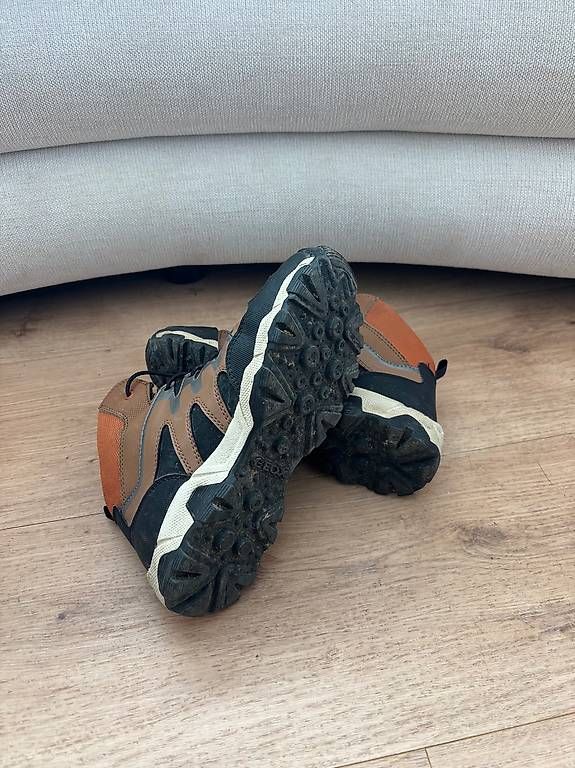 Geox Scarpe da uomo: Geox Wanderschuhe , gr 35 – Usato da Küttigen venduto da san_2x92 2