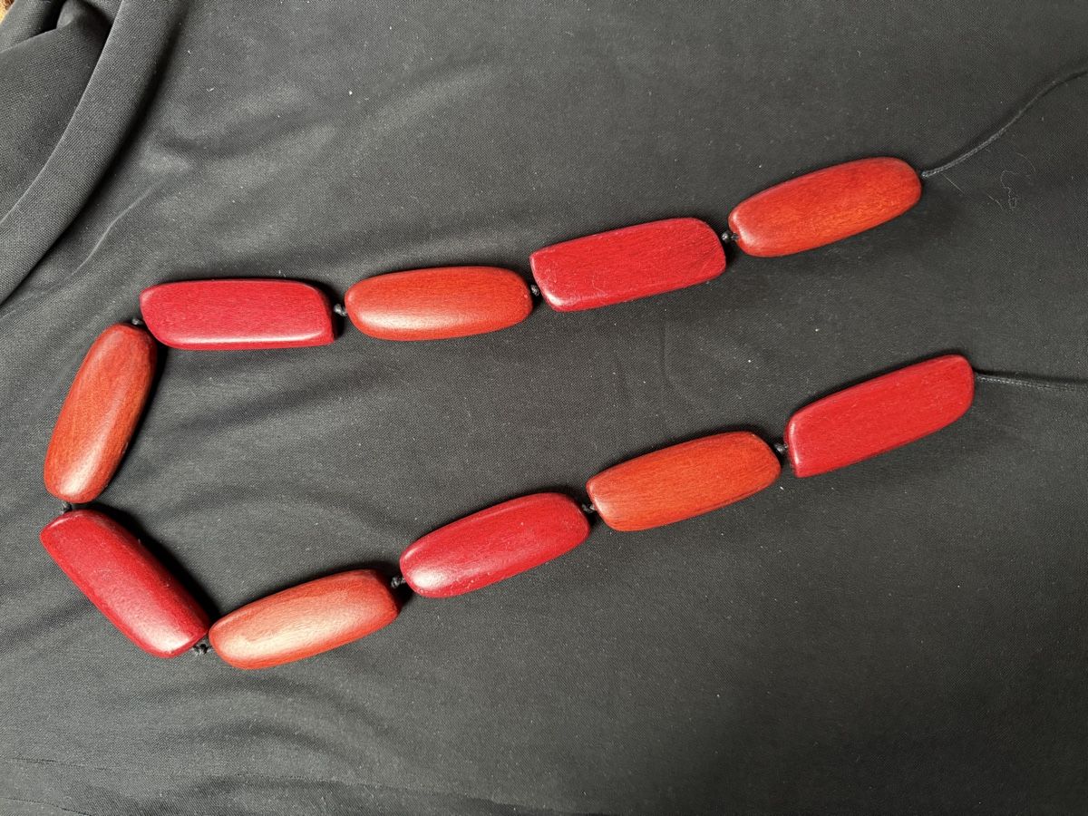 Catenine: 3xHalskette aus Holz, Rot – Usato da Glarus venduto da big.bear 1