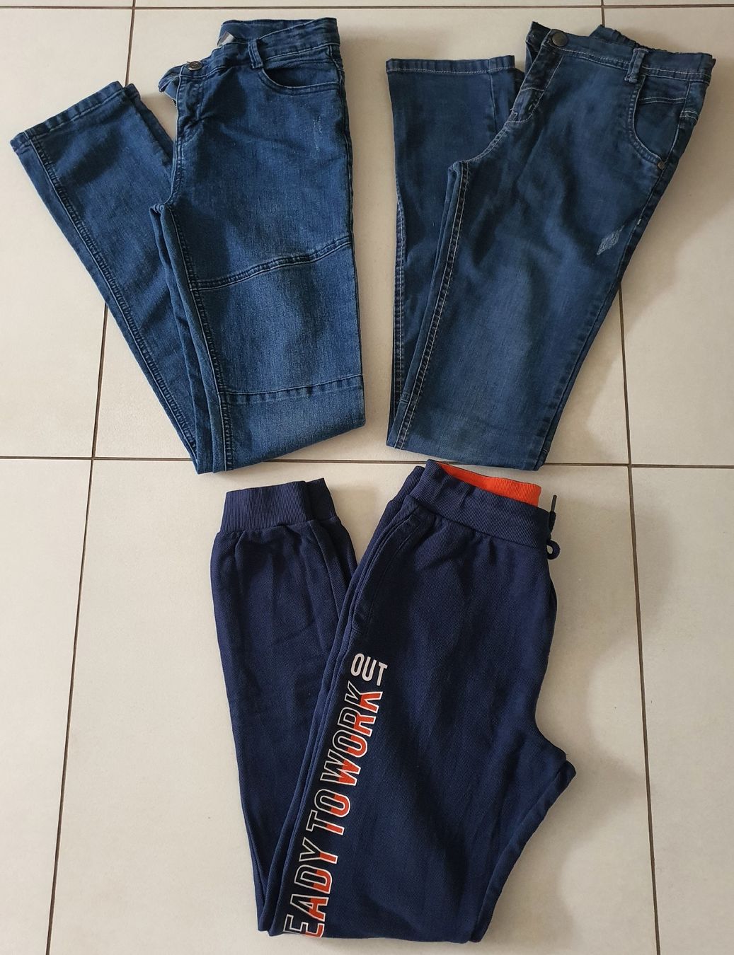 Pantaloni: 2 jeans et 1 pantalon training taille 164 – Nuovo (secondo la descrizione) da Vouvry venduto da Arwenne 3