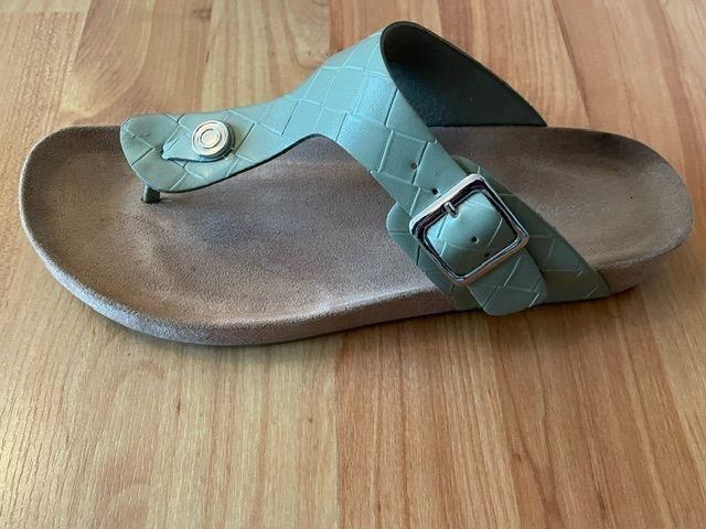 Scarpe da donna: Sandale / Zehentrenner, hellgrün, Grösse 39 – Usato da Niederweningen venduto da sho_mb8y