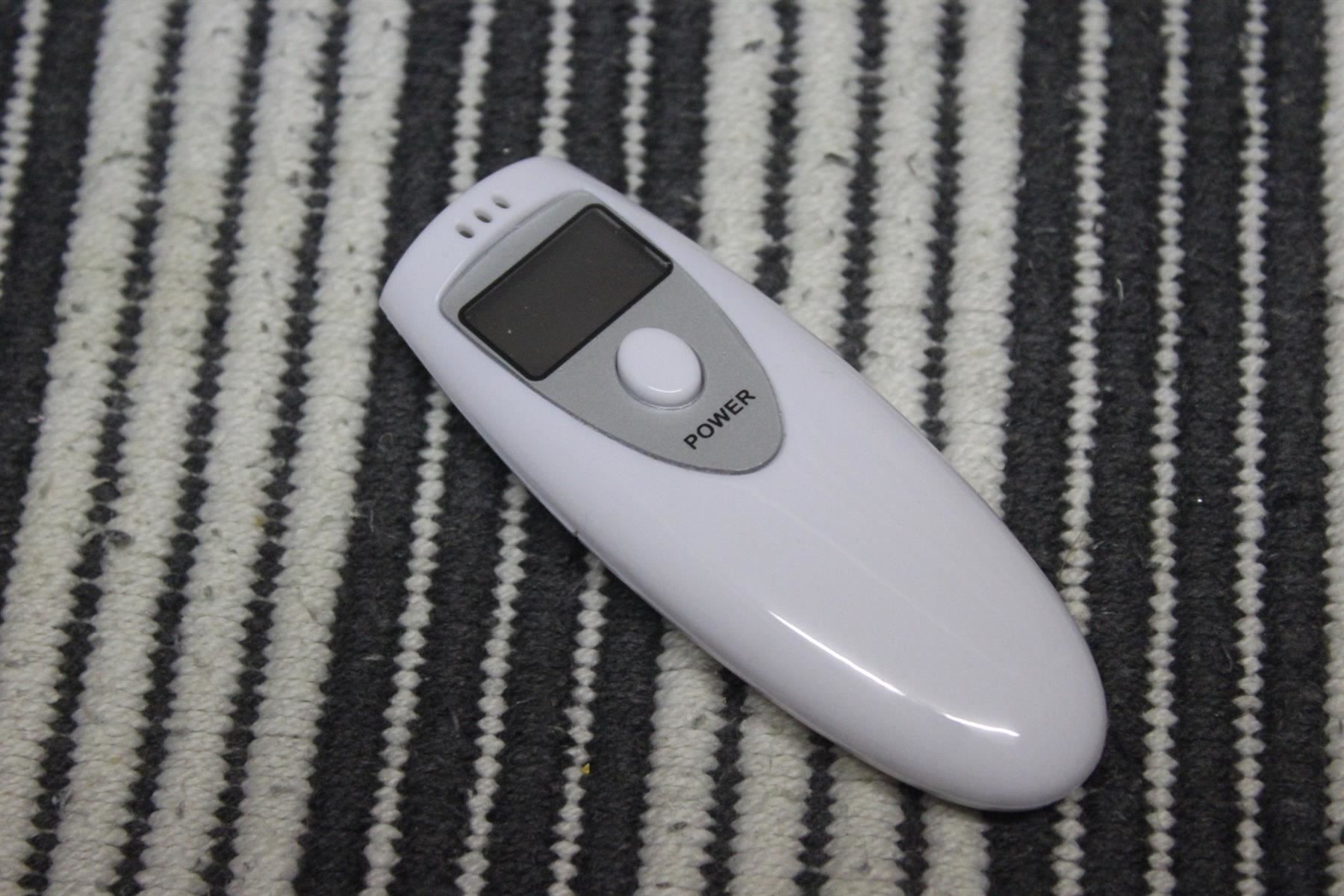 Misurare: Digitales Alkoholmessgerät Alkoholtester – Nuovo (secondo la descrizione) da Kirchdorf AG venduto da Aarereussshop 6