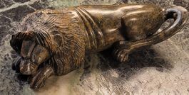 Sculpture lion en pierre