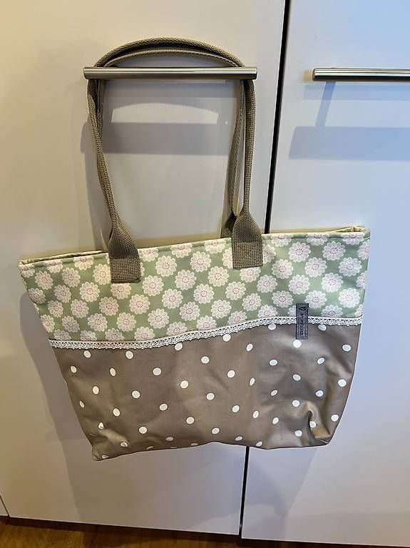 Borse da donna: Tasche in Top Zustand – Usato da Rothenthurm venduto da Stalsa1