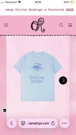 Olivia Rodrigo oversized tee