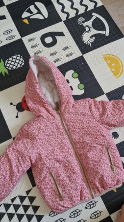 Kinder Jacke 80-86 rosa mit Blumenmuster mit Kapuze gepolst