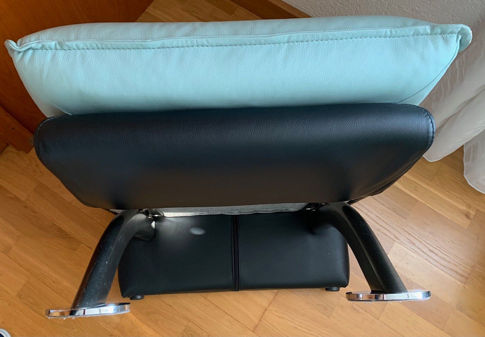 Divani: Chaiselounge Sofa rechtsseitig mit Fusshocker – Usato da Gelterkinden venduto da Troedler04 7